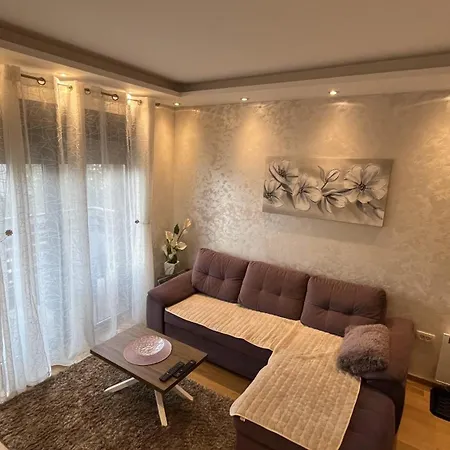 Apartment Xenia *